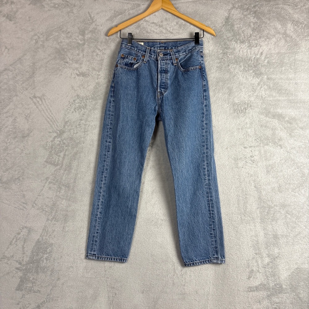 Levis 501 Mens Medium Wash Straight Leg Button Fly Cotton Denim Jeans